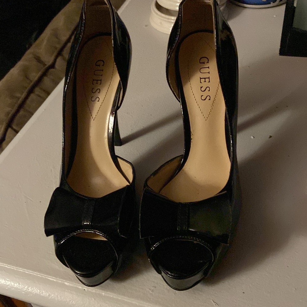 Ladies Guess black bow heels